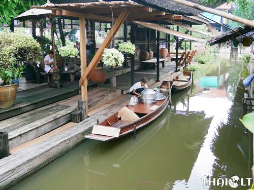 Bang Nam Pheung Floating Market