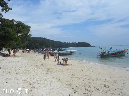 Tonsai Bay in Koh Phi Phi